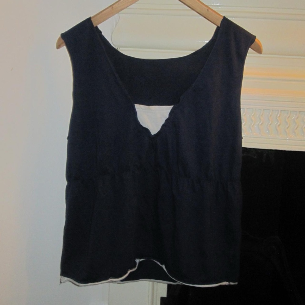 V neck layered y2k navy and white top